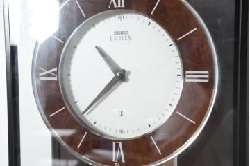 中古　美品　高級品!!　SEIKO(セイコー)　EMBLEM(エンブレム)　HW572B　モダンデザイン　洗練された高級感漂うデザインの報時ホールクロック(時計台、振り子時計)(定価約110万円)(R-082650)