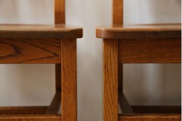 和製ビンテージ　高級品　Oak Village(オークウィレッシ)製　総楢(ナラ)材　上質な作りのダイニングチェア2脚セット(Dチェア、板座チェア、アームレスチェア、椅子、イス、ヴィンテージ、バラ売り可能)(R-082652)