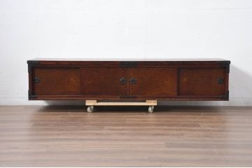 中古　美品!!　岩谷堂箪笥　「菊幸」　欅(ケヤキ)材　漆塗り　落ち着いた和の雰囲気漂うローボード(サイドボード、テレビ台、テレビボード、収納棚、戸棚)(R-082653)