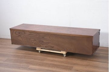 中古　美品!!　岩谷堂箪笥　「菊幸」　欅(ケヤキ)材　漆塗り　落ち着いた和の雰囲気漂うローボード(サイドボード、テレビ台、テレビボード、収納棚、戸棚)(R-082653)