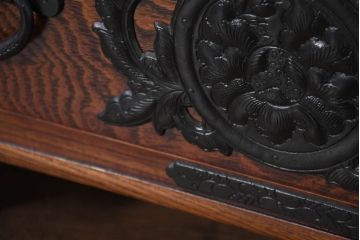 中古　美品!!　岩谷堂箪笥　「菊幸」　欅(ケヤキ)材　漆塗り　天板・脚(台輪)付きリメイク　落ち着いた和の雰囲気漂う収納箪笥(テレビ台、テレビボード、引き出し、和タンス、衣装箪笥、着物箪笥)(R-082654)