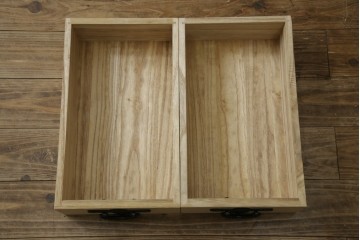 中古　美品　岩谷堂箪笥　「菊幸」　漆塗り　欅(ケヤキ)材　美しい木目が魅力的な縦型チェスト　(R-082656)