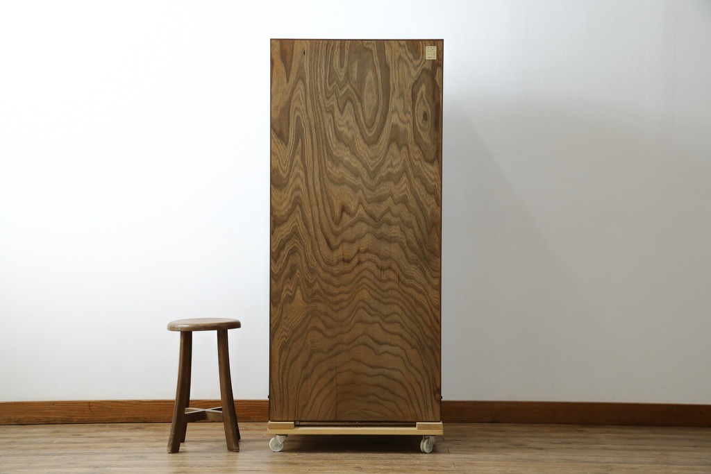 中古　美品　岩谷堂箪笥　「菊幸」　漆塗り　欅(ケヤキ)材　美しい木目が魅力的な縦型チェスト　(R-082656)