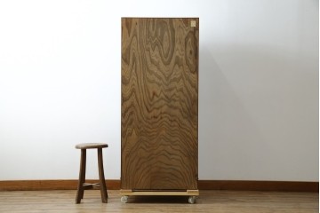 中古　美品　岩谷堂箪笥　「菊幸」　漆塗り　欅(ケヤキ)材　美しい木目が魅力的な縦型チェスト　(R-082656)