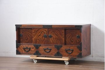 中古　美品　岩谷堂箪笥　「菊幸」　漆塗り　欅(ケヤキ)材　深みのある色合いが美しいテレビ台(収納棚、引き出し、ローボード、リビングボード、サイドボード、戸棚)(R-082657)