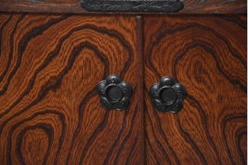 中古　美品　岩谷堂箪笥　「菊幸」　漆塗り　欅(ケヤキ)材　深みのある色合いが美しいテレビ台(収納棚、引き出し、ローボード、リビングボード、サイドボード、戸棚)(R-082657)