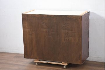 中古　美品!!　岩谷堂箪笥　「菊幸」　欅(ケヤキ)材　ヒノキ天板・脚(台輪)付きリメイク　漆塗り　和の趣あふれる収納箪笥(引き出し、和タンス、衣装箪笥)(R-082658)