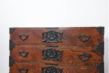 中古　美品!!　岩谷堂箪笥　「菊幸」　欅(ケヤキ)材　ヒノキ天板・脚(台輪)付きリメイク　漆塗り　和の趣あふれる収納箪笥(引き出し、和タンス、衣装箪笥)(R-082658)