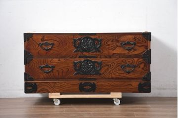 中古　美品!!　岩谷堂箪笥　「菊幸」　ヒノキ天板リメイク　和の趣あふれるローチェスト(テレビボード、テレビ台、リビングボード、ローボード、引き出し、収納箪笥)(R-082659)