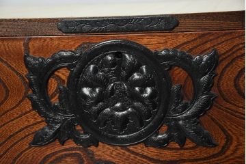 中古　美品!!　岩谷堂箪笥　「菊幸」　ヒノキ天板リメイク　和の趣あふれるローチェスト(テレビボード、テレビ台、リビングボード、ローボード、引き出し、収納箪笥)(R-082659)