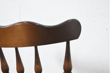 中古　美品　飛騨産業　キツツキマーク　木のぬくもりを感じるダイニングチェア2脚セット(Dチェア、板座チェア、椅子、イス、ウインザーチェア、ウィンザーチェア、アームレスチェア、バラ売り可能)(R-082662)