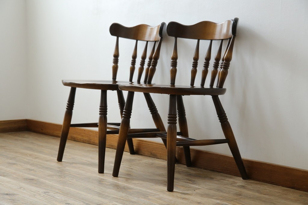 中古　美品　飛騨産業　キツツキマーク　木のぬくもりを感じるダイニングチェア2脚セット　(R-082662)