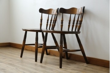 中古　美品　飛騨産業　キツツキマーク　木のぬくもりを感じるダイニングチェア2脚セット　(R-082662)