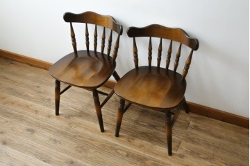 中古　美品　飛騨産業　キツツキマーク　木のぬくもりを感じるダイニングチェア2脚セット　(R-082662)