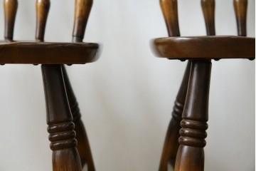 中古　美品　飛騨産業　キツツキマーク　木のぬくもりを感じるダイニングチェア2脚セット　(R-082662)