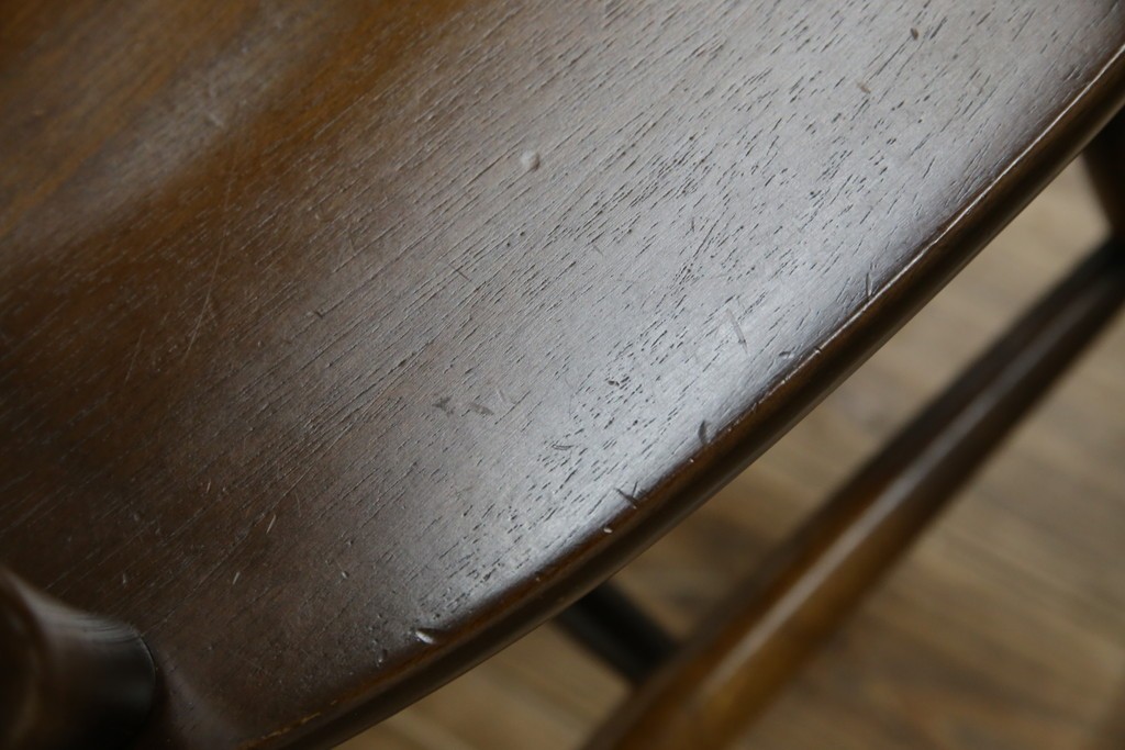 中古　美品　飛騨産業　キツツキマーク　木のぬくもりを感じるダイニングチェア2脚セット　(R-082662)