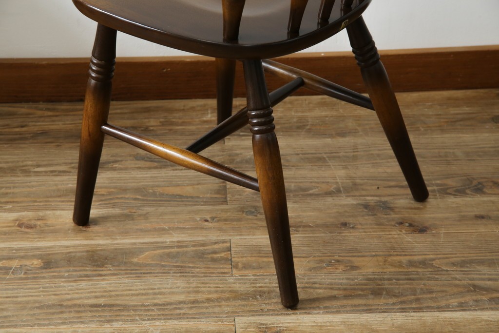 中古　美品　飛騨産業　キツツキマーク　木のぬくもりを感じるダイニングチェア2脚セット　(R-082662)