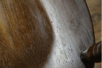 中古　美品　飛騨産業　キツツキマーク　木のぬくもりを感じるダイニングチェア2脚セット　(R-082662)