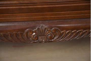 中古　美品　国会議事堂納品の高級家具メーカー　徳田家具　細部まで丁寧につくりこまれた重厚感あるキャビネット(収納棚、飾り棚、ガラスケース、ショーケース、戸棚、カップボード、店舗什器)(R-082663)