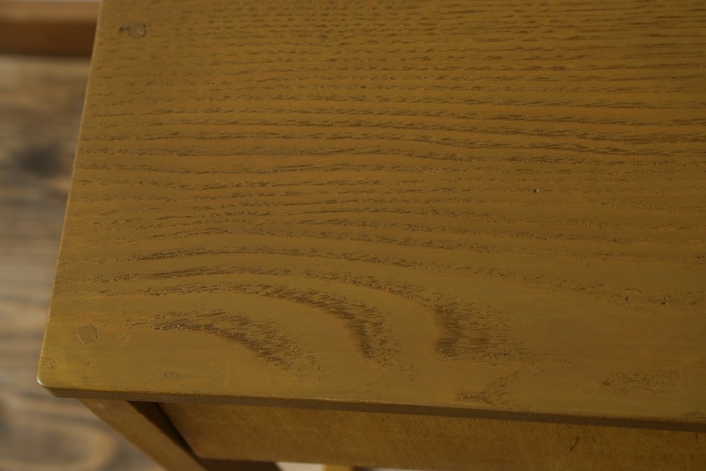 和製アンティーク　希少な子供サイズ　レトロで可愛らしい雰囲気の片袖机　(R-082664)