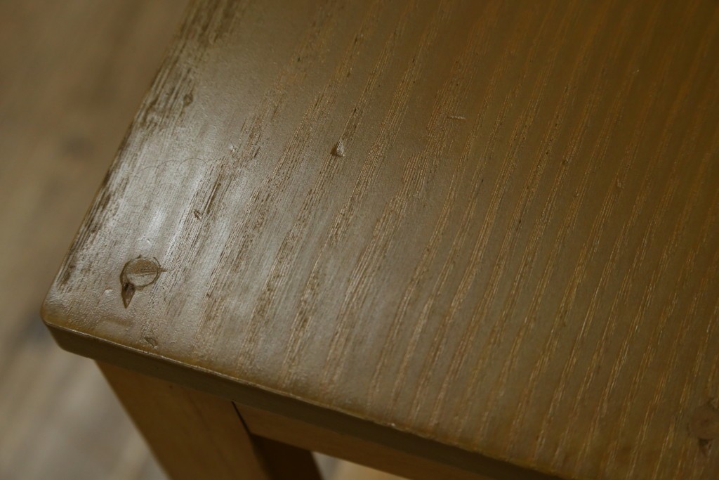 和製アンティーク　希少な子供サイズ　レトロで可愛らしい雰囲気の片袖机　(R-082664)