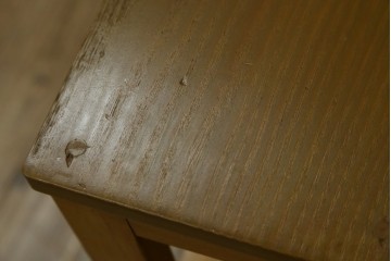 和製アンティーク　希少な子供サイズ　レトロで可愛らしい雰囲気の片袖机　(R-082664)