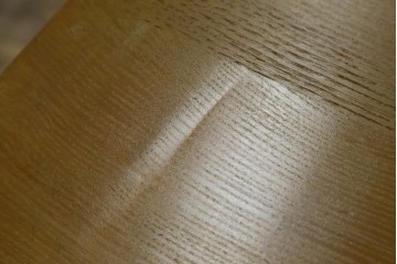 和製アンティーク　希少な子供サイズ　レトロで可愛らしい雰囲気の片袖机　(R-082664)