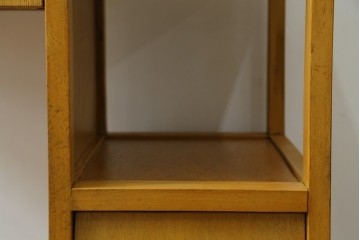 和製アンティーク　希少な子供サイズ　レトロで可愛らしい雰囲気の片袖机　(R-082664)