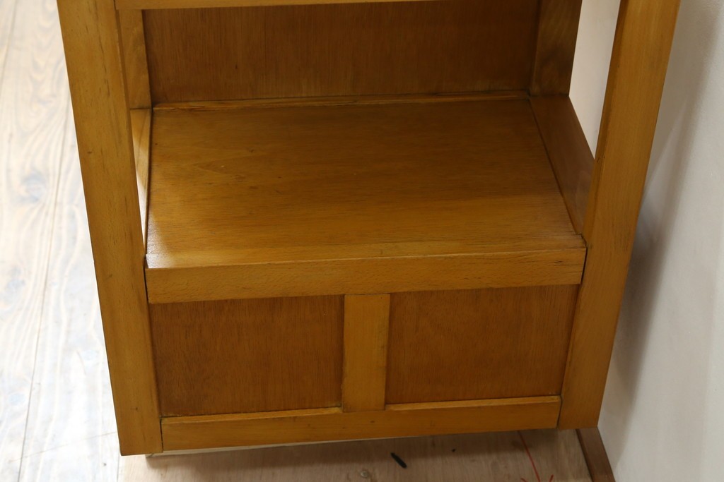 和製アンティーク　希少な子供サイズ　レトロで可愛らしい雰囲気の片袖机　(R-082664)