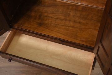 中古　美品　松本民芸家具　D型洋服タンス　引き出しが2杯付いたワードローブ(洋服タンス、衣装タンス)(定価約58万円)(R-082665)