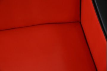 和製ビンテージ　1970年代　希少なレッドカラー　遊び心溢れる真紅の2人掛けレトロフェイクレザーソファ(2P、二人掛け、2人掛け、ヴィンテージ)(R-082667)