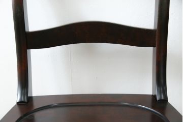 中古　希少な廃番品　北海道民芸家具　HM686　ゆるりと曲線を描くフォルムが魅力的なダイニングチェア(イス、椅子、板座チェア)(R-082669)
