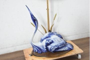 ヨーロッパビンテージ　高級輸入品!!　陶器製の青い鳥が空間に幸せと品格を添えるテーブルスタンド(テーブルランプ、卓上照明、テーブルライト、デスクスタンド、スタンドライト、間接照明、ヴィンテージ)(R-082670)