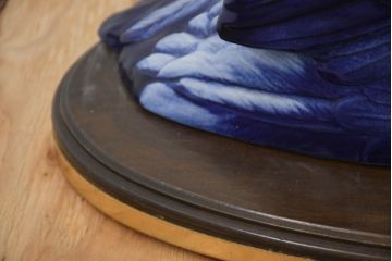 ヨーロッパビンテージ　高級輸入品!!　陶器製の青い鳥が空間に幸せと品格を添えるテーブルスタンド(テーブルランプ、卓上照明、テーブルライト、デスクスタンド、スタンドライト、間接照明、ヴィンテージ)(R-082670)