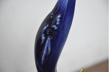 ヨーロッパビンテージ　高級輸入品!!　陶器製の青い鳥が空間に幸せと品格を添えるテーブルスタンド(テーブルランプ、卓上照明、テーブルライト、デスクスタンド、スタンドライト、間接照明、ヴィンテージ)(R-082670)