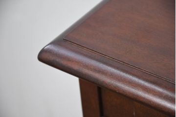中古　美品　松本民芸家具　C-II型　重厚な造りと優美なボールフットが際立つクラシカルなサイドボード(リビングボード、戸棚、収納棚)(定価約60万5千円)(R-082672)
