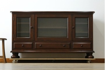 中古　美品　松本民芸家具　C-II型　重厚な造りと優美なボールフットが際立つクラシカルなサイドボード　定価約60万5千円　(R-082672)