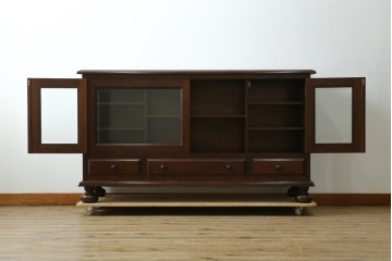 中古　美品　松本民芸家具　C-II型　重厚な造りと優美なボールフットが際立つクラシカルなサイドボード　定価約60万5千円　(R-082672)