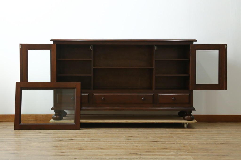 中古　美品　松本民芸家具　C-II型　重厚な造りと優美なボールフットが際立つクラシカルなサイドボード　定価約60万5千円　(R-082672)