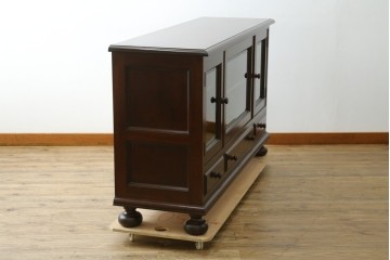 中古　美品　松本民芸家具　C-II型　重厚な造りと優美なボールフットが際立つクラシカルなサイドボード　定価約60万5千円　(R-082672)
