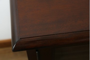 中古　美品　松本民芸家具　C-II型　重厚な造りと優美なボールフットが際立つクラシカルなサイドボード　定価約60万5千円　(R-082672)
