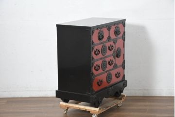 中古　美品　岩谷堂箪笥　美しい朱色の漆塗りが施された小振りな車箪笥(小箪笥、チェスト、引き出し、民芸家具、収納箪笥)(R-082673)