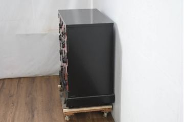 中古　美品　岩谷堂箪笥　美しい朱色の漆塗りが施された小振りな車箪笥(小箪笥、チェスト、引き出し、民芸家具、収納箪笥)(R-082673)