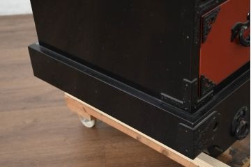 中古　美品　岩谷堂箪笥　美しい朱色の漆塗りが施された小振りな車箪笥(小箪笥、チェスト、引き出し、民芸家具、収納箪笥)(R-082673)