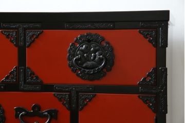 中古　美品　岩谷堂箪笥　美しい朱色の漆塗りが施された小振りな車箪笥(小箪笥、チェスト、引き出し、民芸家具、収納箪笥)(R-082673)