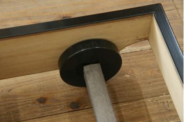 中古　美品　岩谷堂箪笥　美しい朱色の漆塗りが施された小振りな車箪笥(小箪笥、チェスト、引き出し、民芸家具、収納箪笥)(R-082673)