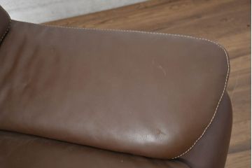 中古　カリモク(karimoku)　Chitano(チターノ)　本革(レザー)　上質な座り心地と洗練されたデザインの一人掛けソファ(アームチェア、1P、1人掛けソファ)(R-082677)