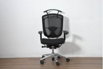 中古　美品　okamura(オカムラ)　Contessa(コンテッサ)　ハンガー付き　快適な座り心地の高機能オフィスチェア(デスクチェア、ワークチェア、アームチェア、回転チェア、椅子、イス)(定価約22万円)(R-082682)