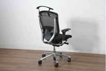 中古　美品　okamura(オカムラ)　Contessa(コンテッサ)　ハンガー付き　快適な座り心地の高機能オフィスチェア(デスクチェア、ワークチェア、アームチェア、回転チェア、椅子、イス)(定価約22万円)(R-082682)