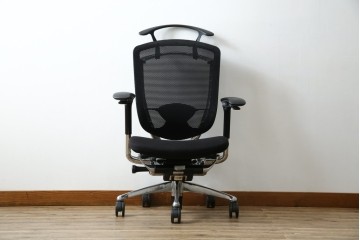 中古　美品　okamura(オカムラ)　Contessa(コンテッサ)　ハンガー付き　快適な座り心地の高機能オフィスチェア(デスクチェアス)　定価約22万円相当　(R-082682)